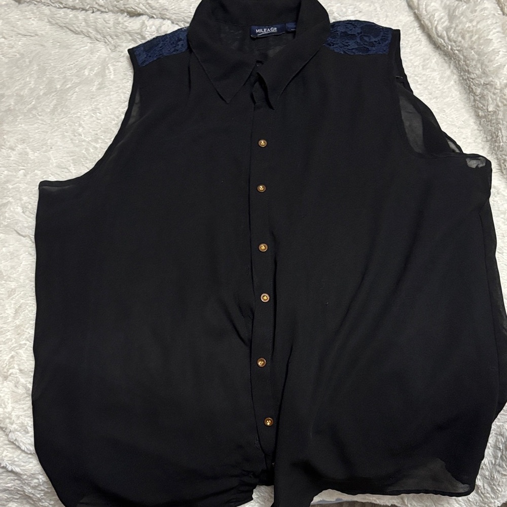 Women's Black Sleeveless Blouse